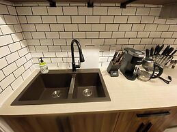 Central 2br Near Unveristy And Whyte Ave