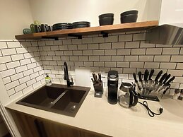 Brand New Modern Flat 2br1ba Whyte And U