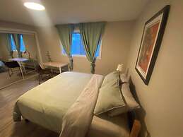 Brand New Modern Flat 2br1ba Whyte And U