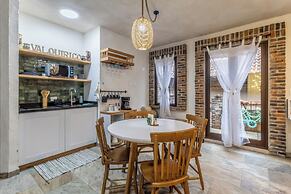 Cipressi Spectacular Italian Tuscan Loft