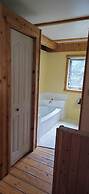 Rustic Beaverfoot Lodge Executive Cabin