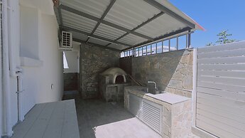 148 Lim- Stay Synergy House