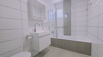 148 Lim- Stay Synergy House