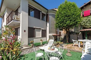 Lukas Lake View & Parking Place