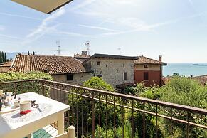 Lukas Lake View & Parking Place