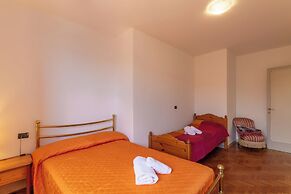 Lukas Lake View & Parking Place