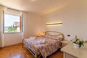 Lukas Lake View & Parking Place