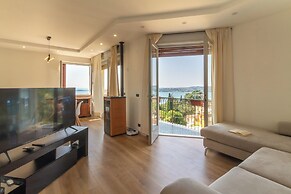 Lukas Lake View & Parking Place