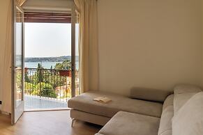 Lukas Lake View & Parking Place