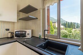 Lukas Lake View & Parking Place