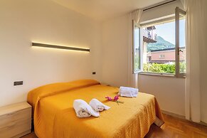 Lukas Lake View & Parking Place