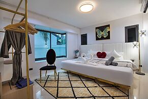 Nariya Bayfront Phuket