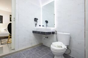 Nariya Bayfront Phuket