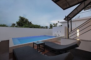Nariya Bayfront Phuket