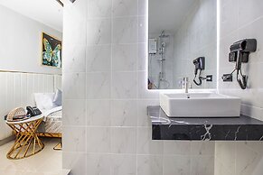 Nariya Bayfront Phuket