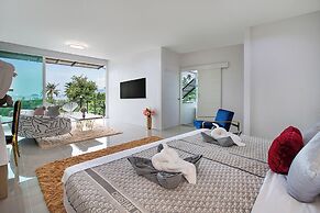 Nariya Bayfront Phuket