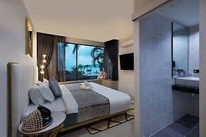 Nariya Bayfront Phuket