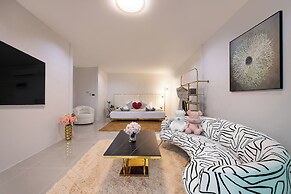 Nariya Bayfront Phuket