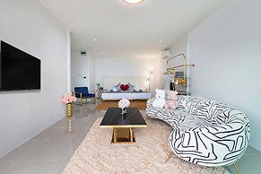 Nariya Bayfront Phuket