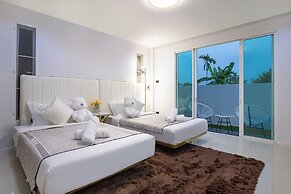 Nariya Bayfront Phuket