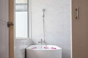 Nariya Bayfront Phuket