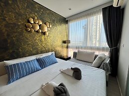 Residence Veranda By Thita