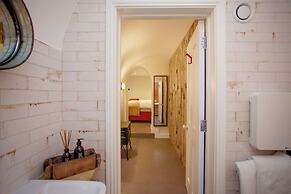 Higgihaus Apt1 36 37 Royal York Cres