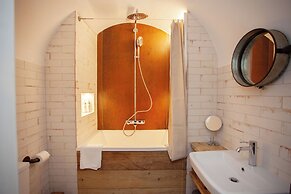 Higgihaus Apt1 36 37 Royal York Cres