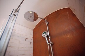 Higgihaus Apt1 36 37 Royal York Cres