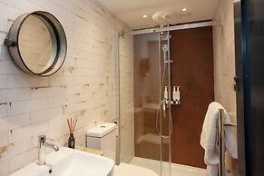 Higgihaus Apt1 36 37 Royal York Cres