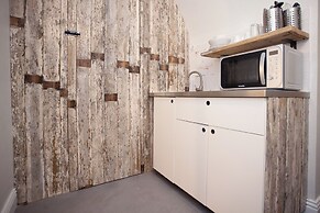 Higgihaus Apt1 36 37 Royal York Cres