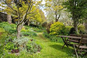 Higgihaus Apt1 36 37 Royal York Cres