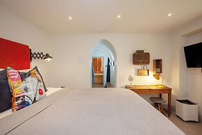 Higgihaus Apt1 36 37 Royal York Cres