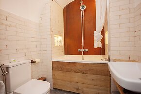 Higgihaus Apt1 36 37 Royal York Cres