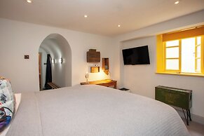 Higgihaus Apt1 36 37 Royal York Cres