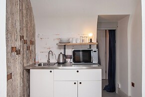 Higgihaus Apt1 36 37 Royal York Cres