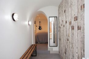 Higgihaus Apt1 36 37 Royal York Cres