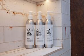 Higgihaus Apt1 36 37 Royal York Cres