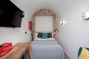 Higgihaus Apt1 36 37 Royal York Cres