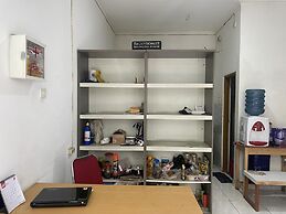 OYO 94143 Mahagoni House Syariah