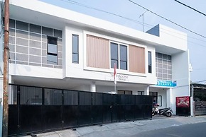 OYO 94143 Mahagoni House Syariah