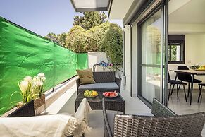 Bahai Serenity Apartment by Sea N' Rent