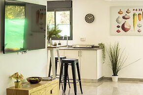 Bahai Serenity Apartment by Sea N' Rent