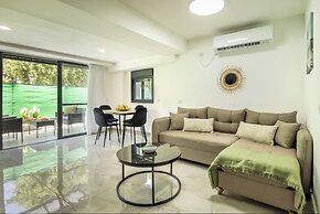 Bahai Serenity Apartment by Sea N' Rent