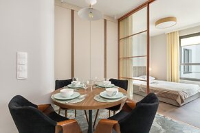 Elegant Apartment for 4 by Renters