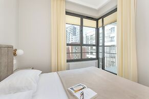 Elegant Apartment for 4 by Renters