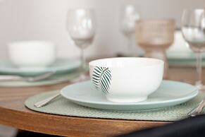 Elegant Apartment for 4 by Renters