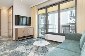 Elegant Apartment for 4 by Renters