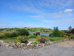 Comfortable Mobile Home in the Countryside