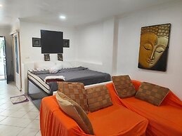 Room in Apartment - Jomtien Hill Resort Pratamnak 105